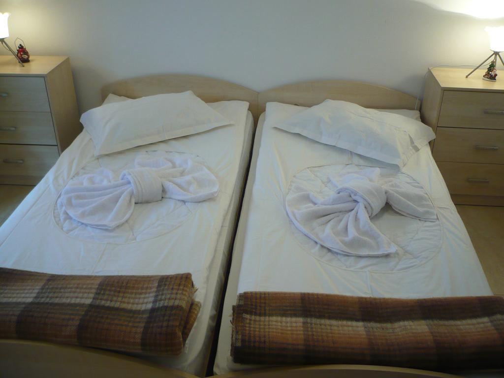 Apartment Snezhanka Pamporovo Oda fotoğraf